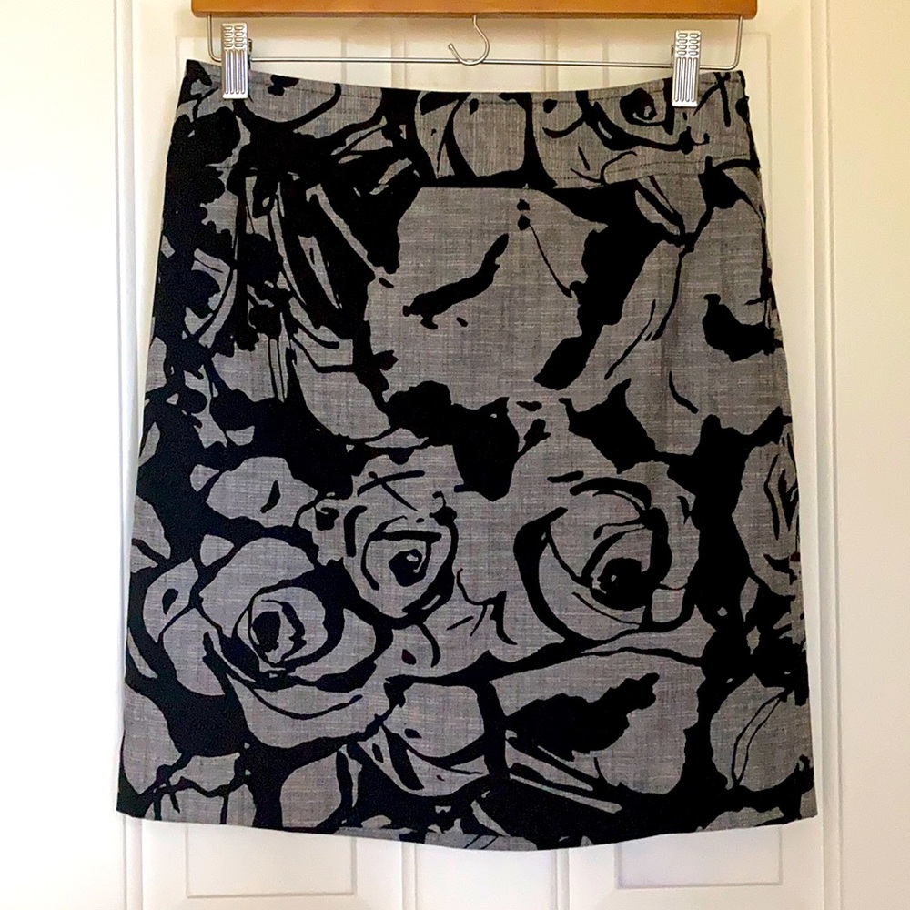 Ann Taylor black and grey skirt size 2